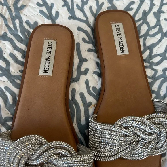 Steve Madden Silver Bling Sandals with Intricate Knotted Strap - Picture 3 of 7